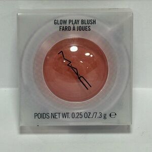 MAC GRAND Glow Play Cushiony Lightweight Buildable Blurring Blush New